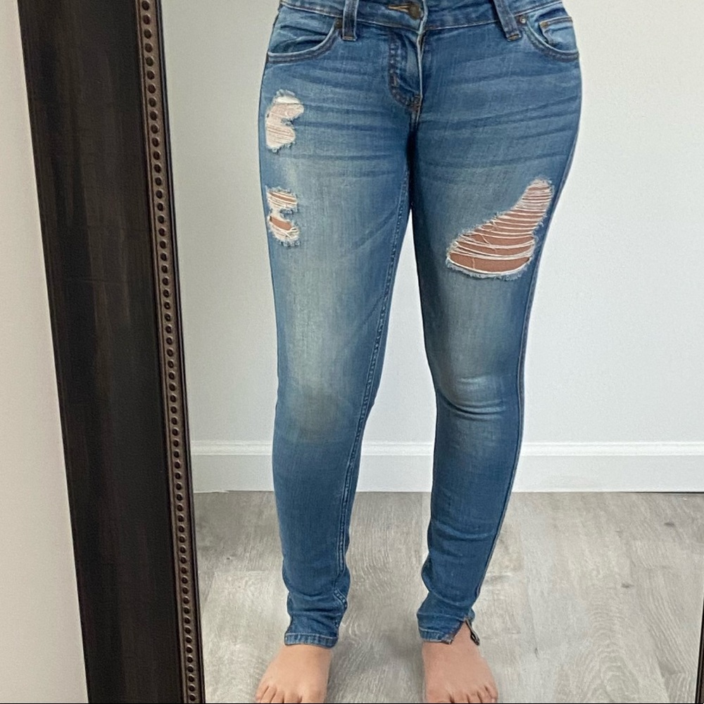 Jeans - Picture 2 of 5